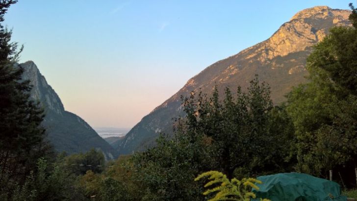 Monte Pizzoccolo, a sx Monte Castello di Gaino